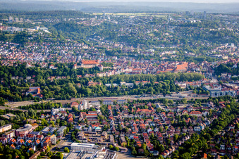 Vue aérienne de Complexe du château de Hohentübingen avec musée des cultures anciennes | à Tübingen dans le département Bade-Wurtemberg, Allemagne