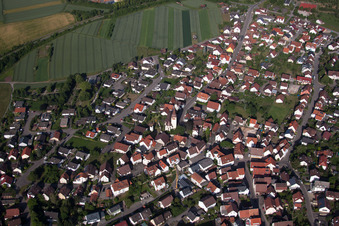 Vue aérienne de À Notre-Dame à le quartier Kayh in Herrenberg dans le département Bade-Wurtemberg, Allemagne