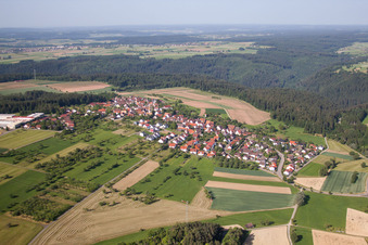 Vue aérienne de Village - Vue à le quartier Holzbronn in Calw dans le département Bade-Wurtemberg, Allemagne