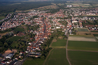 Vue oblique de Herxheim bei Landau dans le département Rhénanie-Palatinat, Allemagne