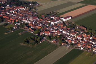 Hôtel Restaurant Krone à le quartier Hayna in Herxheim bei Landau dans le département Rhénanie-Palatinat, Allemagne hors des airs
