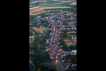 Vue oblique de Niederlauterbach dans le département Bas Rhin, France