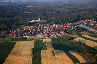 Vue oblique de Niederrœdern dans le département Bas Rhin, France