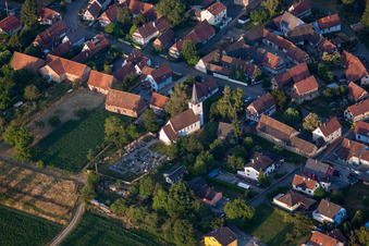 Vue d'oiseau de Kauffenheim dans le département Bas Rhin, France