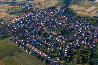 Vue aérienne de Vue sur le village à le quartier Hugsweier in Lahr dans le département Bade-Wurtemberg, Allemagne