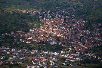 Vue aérienne de Quartier de Nimburg à Bahlingen am Kaiserstuhl dans le département Bade-Wurtemberg, Allemagne