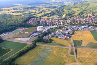 Vue aérienne de Vue du nord à Gottenheim dans le département Bade-Wurtemberg, Allemagne