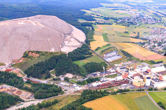 Vue aérienne de Monte Kali - Décharge de K+S Minerals and Agriculture GmbH à Neuhof dans le département Hesse, Allemagne