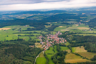 Vue aérienne de Quartier Kleinsassen in Hofbieber dans le département Hesse, Allemagne