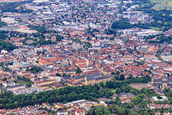 Vue aérienne de Jardin du Palais et Palais de la Ville Fulda à Fulda dans le département Hesse, Allemagne