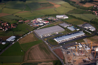 Vue aérienne de Entrepôts et bâtiments d'expédition de VTL Vernetzte-Transport-Logistik GmbH à le quartier Malkes in Fulda dans le département Hesse, Allemagne