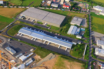 Vue aérienne de Zone industrielle Werner-von-Siemens-Straße avec VTL Networked Transport Logistics GmbH à le quartier Besges in Fulda dans le département Hesse, Allemagne