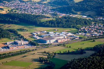 Vue aérienne de Campus et locaux de l'usine Engelbert Strauss à le quartier Wirtheim in Biebergemünd dans le département Hesse, Allemagne