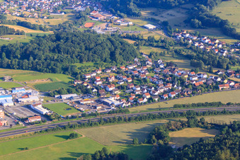 Vue aérienne de Vue du nord à le quartier Wirtheim in Biebergemünd dans le département Hesse, Allemagne