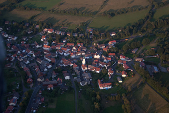 Vue aérienne de Quartier Breungeshain in Schotten dans le département Hesse, Allemagne