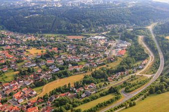 Vue aérienne de Rue Bischofsheimer à Wildflecken dans le département Bavière, Allemagne