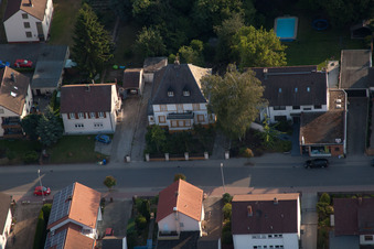 Quartier Dannstadt in Dannstadt-Schauernheim dans le département Rhénanie-Palatinat, Allemagne du point de vue du drone