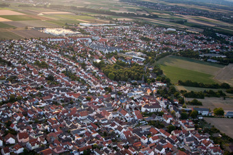 Quartier Roxheim in Bobenheim-Roxheim dans le département Rhénanie-Palatinat, Allemagne vue du ciel