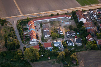 Quartier Roxheim in Bobenheim-Roxheim dans le département Rhénanie-Palatinat, Allemagne d'un drone