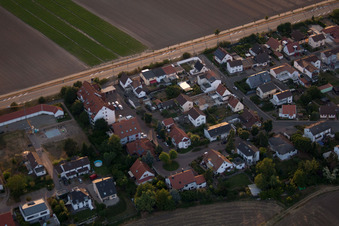 Quartier Roxheim in Bobenheim-Roxheim dans le département Rhénanie-Palatinat, Allemagne vu d'un drone