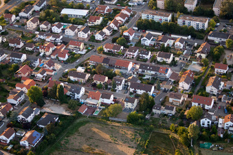 Quartier Roxheim in Bobenheim-Roxheim dans le département Rhénanie-Palatinat, Allemagne d'en haut