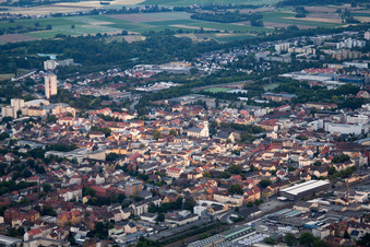 Vue aérienne de Gare centrale à Frankenthal dans le département Rhénanie-Palatinat, Allemagne