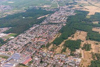 Photographie aérienne de Zone urbaine avec périphérie et centre-ville à Maxdorf dans le département Rhénanie-Palatinat, Allemagne