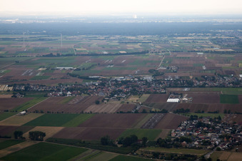 Vue aérienne de Gönnheim dans le département Rhénanie-Palatinat, Allemagne