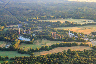 Vue aérienne de Holiday Park tôt le matin à Haßloch dans le département Rhénanie-Palatinat, Allemagne