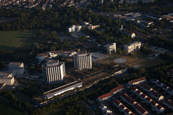Quartier Oggersheim in Ludwigshafen am Rhein dans le département Rhénanie-Palatinat, Allemagne vue du ciel