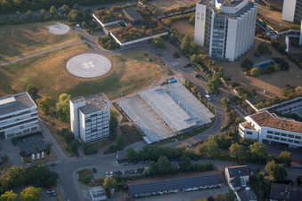 Terrain hospitalier de la BG Klinik Ludwigshafen à le quartier Oggersheim in Ludwigshafen am Rhein dans le département Rhénanie-Palatinat, Allemagne du point de vue du drone