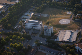 Vue d'oiseau de Quartier Oggersheim in Ludwigshafen am Rhein dans le département Rhénanie-Palatinat, Allemagne