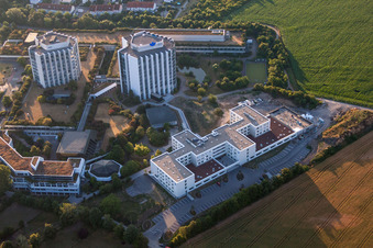Terrain hospitalier de la BG Klinik Ludwigshafen à le quartier Oggersheim in Ludwigshafen am Rhein dans le département Rhénanie-Palatinat, Allemagne d'en haut