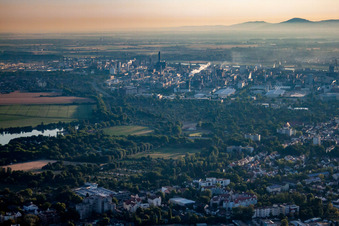 Vue oblique de Quartier BASF in Ludwigshafen am Rhein dans le département Rhénanie-Palatinat, Allemagne