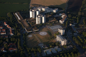 Clinique BG à le quartier Oggersheim in Ludwigshafen am Rhein dans le département Rhénanie-Palatinat, Allemagne du point de vue du drone
