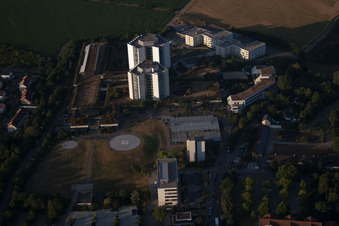 Quartier Oggersheim in Ludwigshafen am Rhein dans le département Rhénanie-Palatinat, Allemagne hors des airs