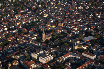 Quartier Oggersheim in Ludwigshafen am Rhein dans le département Rhénanie-Palatinat, Allemagne d'un drone
