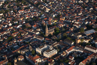Quartier Oggersheim in Ludwigshafen am Rhein dans le département Rhénanie-Palatinat, Allemagne vu d'un drone