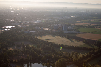 Quartier Oggersheim in Ludwigshafen am Rhein dans le département Rhénanie-Palatinat, Allemagne hors des airs