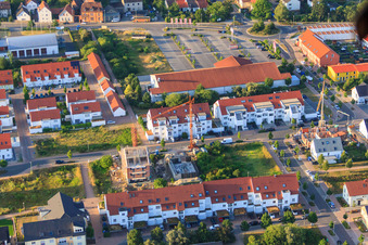 Vue aérienne de REWE à Mutterstadt dans le département Rhénanie-Palatinat, Allemagne