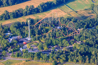 Holiday Park tôt le matin à Haßloch dans le département Rhénanie-Palatinat, Allemagne hors des airs