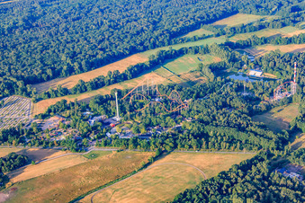 Holiday Park tôt le matin à Haßloch dans le département Rhénanie-Palatinat, Allemagne depuis l'avion