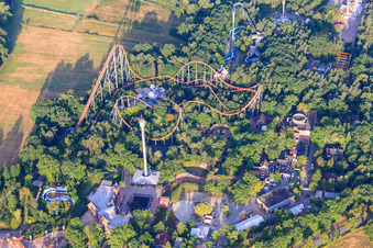 Vue d'oiseau de Holiday Park tôt le matin à Haßloch dans le département Rhénanie-Palatinat, Allemagne