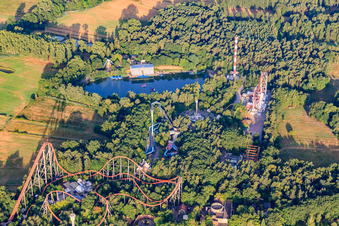 Holiday Park tôt le matin à Haßloch dans le département Rhénanie-Palatinat, Allemagne vue du ciel