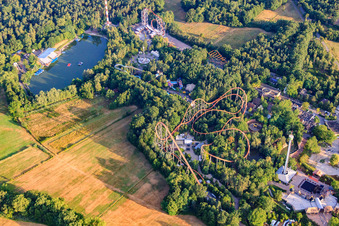 Image drone de Holiday Park tôt le matin à Haßloch dans le département Rhénanie-Palatinat, Allemagne