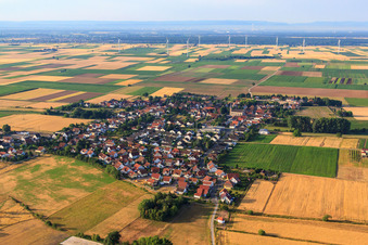 Vue oblique de Vue du village depuis le nord à Ottersheim bei Landau dans le département Rhénanie-Palatinat, Allemagne