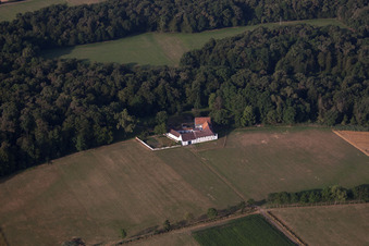 Vue oblique de Moulin à vent à Erlenbach bei Kandel dans le département Rhénanie-Palatinat, Allemagne