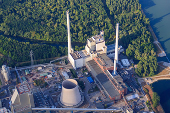 Vue oblique de EnBW Energie Baden-Württemberg AG, centrale à vapeur du port du Rhin Karlsruhe de N à le quartier Daxlanden in Karlsruhe dans le département Bade-Wurtemberg, Allemagne