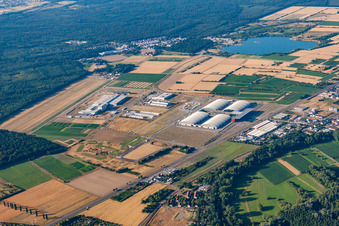 Vue aérienne de Parc des expositions et salles d'exposition de la DM Arena, Karlsruher Messe- und Kongress GmbH à le quartier Forchheim in Rheinstetten dans le département Bade-Wurtemberg, Allemagne