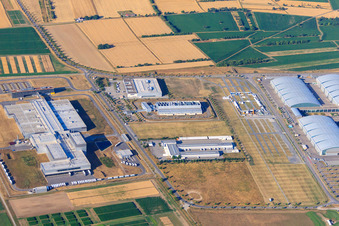 Vue aérienne de EDEKA Viande du Sud-Ouest à le quartier Silberstreifen in Rheinstetten dans le département Bade-Wurtemberg, Allemagne